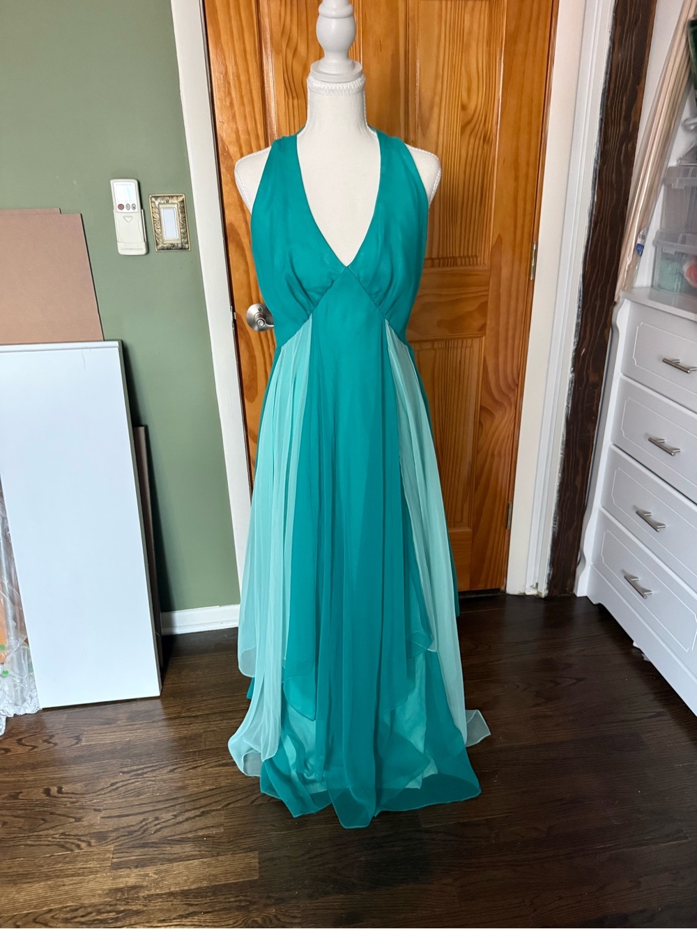 True Vintage Elegant Teal Halter Chiffon Maxi Dress